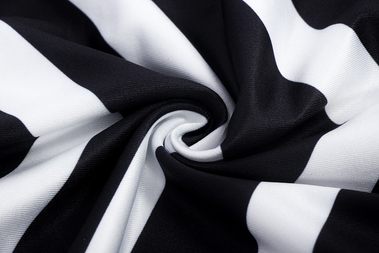 SZ60133-1 Strapless Pocket Zigzag Striped Romper